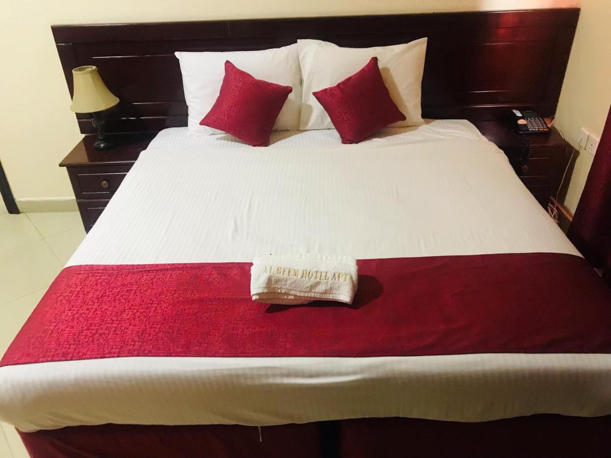Al Reem Hotel Apartments Sharjah Exteriör bild